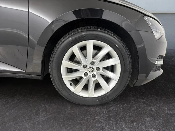 SKODA Superb Combi Dsl (2023) — foto 29 van 29