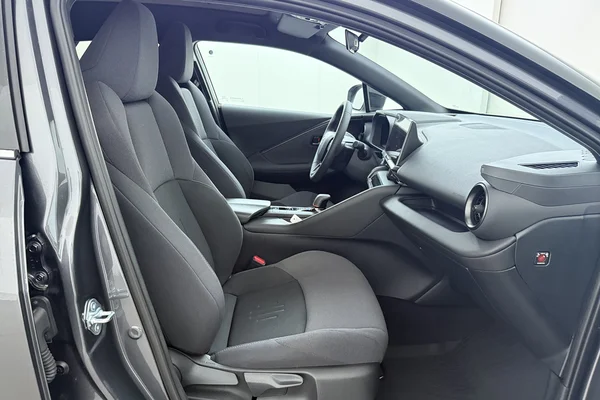 Toyota C-HR Hybrid (HEV) (2024) — foto 15 van 17