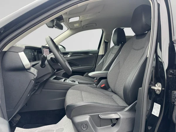 VOLKSWAGEN Tayron (2025) — foto 24 van 24