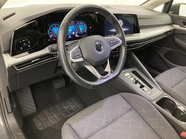 VOLKSWAGEN Golf VIII (2021) — foto 18 van 36