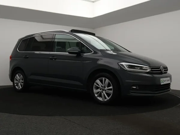 Volkswagen Touran (2021) — foto 12 van 30
