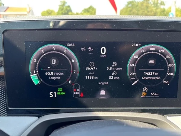 VOLKSWAGEN Passat SW (2025) — foto 16 van 25