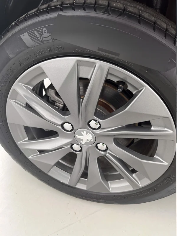 Peugeot E-208 (2022) — foto 80 van 99