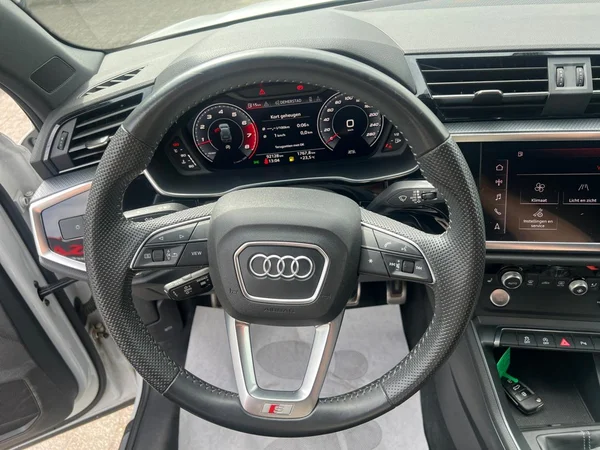 AUDI Q3 (2019) — foto 6 van 24