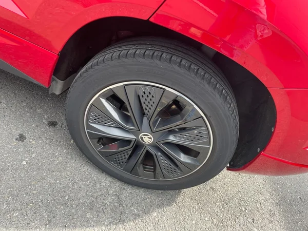 SKODA Karoq (2023) — foto 8 van 20