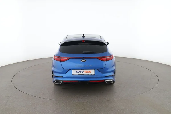 Kia pro_cee'd (2020) — foto 11 van 16
