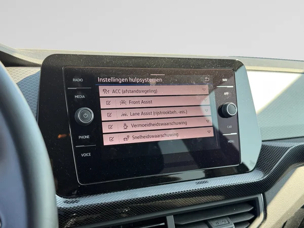 VOLKSWAGEN T-Cross (2025) — foto 7 van 17