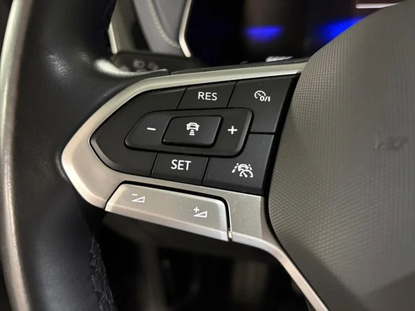 VOLKSWAGEN T-Cross (2024) — foto 3 van 15