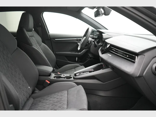 AUDI S3 Sportback (2025) — foto 27 van 31