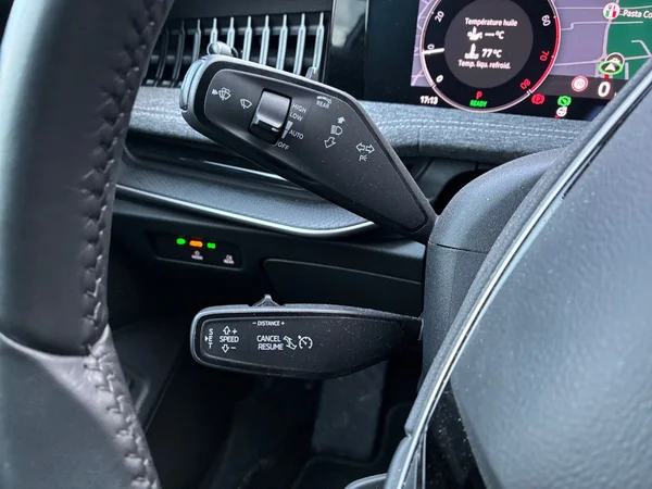 SKODA Superb Combi (2024) — foto 13 van 24