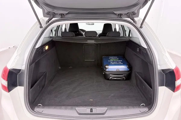 Peugeot 308 SW (2020) — foto 3 van 38