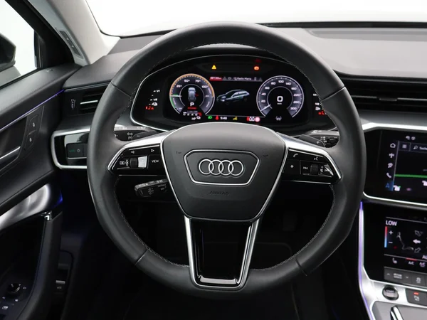 AUDI A6 Avant PHEV (2025) — foto 3 van 28