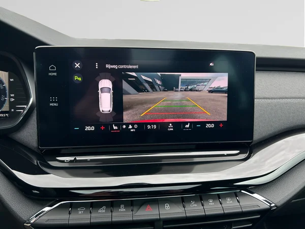 SKODA Octavia Combi (2025) — foto 4 van 17