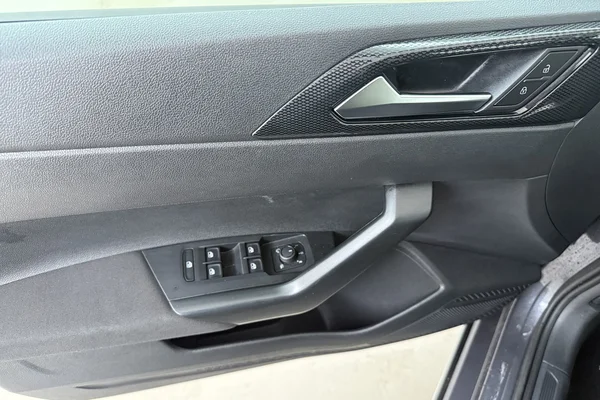 Volkswagen Taigo (2025) — foto 8 van 17