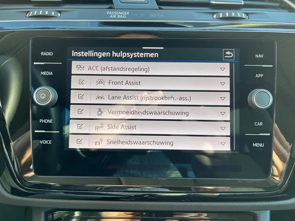 VOLKSWAGEN Touran (2025) — foto 7 van 22