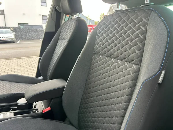 Volkswagen Golf (2019) — foto 5 van 21