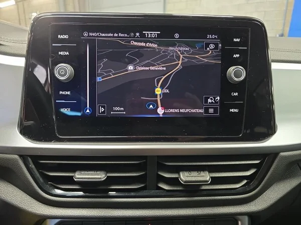 VOLKSWAGEN T-Roc (2022) — foto 13 van 29