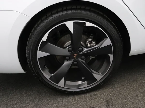CUPRA Leon ST (2025) — foto 2 van 25