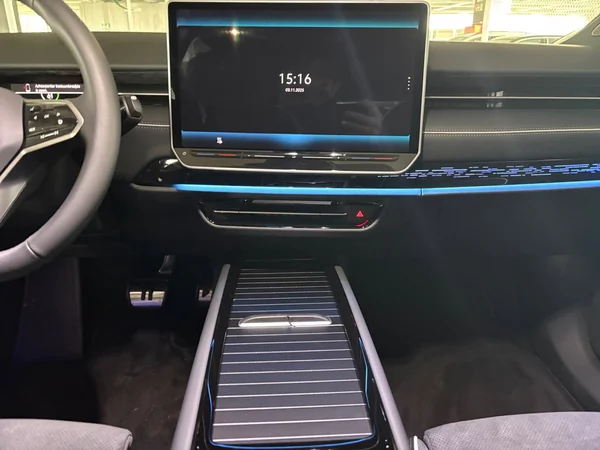 VOLKSWAGEN ID.7 Tourer (2025) — foto 19 van 24