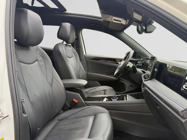 VOLKSWAGEN Tiguan eHybrid (PHEV) (2025) — foto 8 van 24