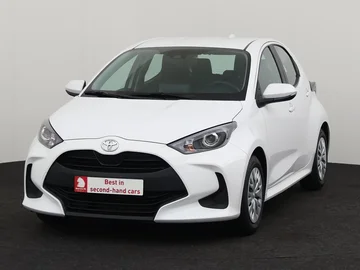 TOYOTA Yaris (2023)