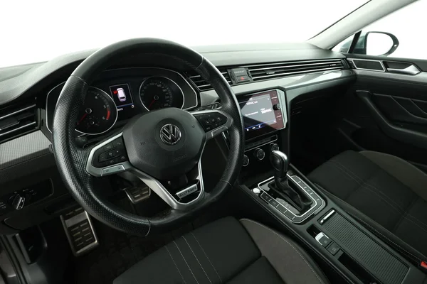 Volkswagen Passat Alltrack (2019) — foto 2 van 16