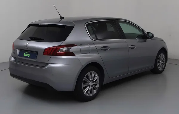 Peugeot 308 (2021) — foto 25 van 29