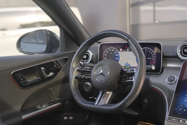 Mercedes-Benz C-Klasse (2024) — foto 15 van 34