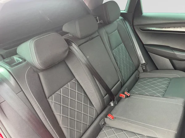 SKODA Karoq (2023) — foto 6 van 20
