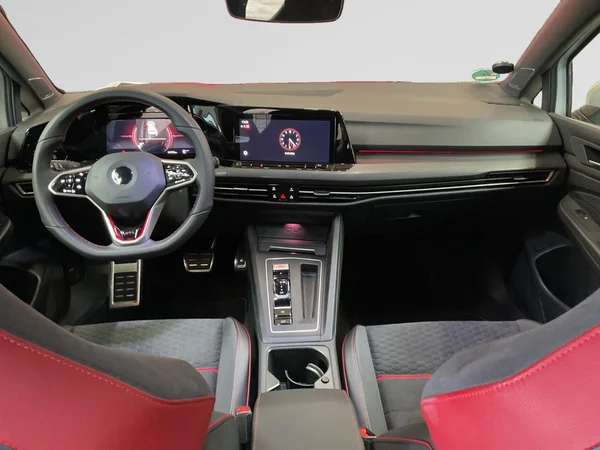 VOLKSWAGEN Golf VIII GTI (2021) — foto 2 van 23