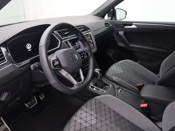 VOLKSWAGEN Tiguan (2023) — foto 11 van 21