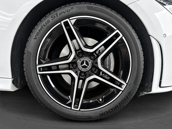 Mercedes-Benz CLA (2020) — foto 18 van 21