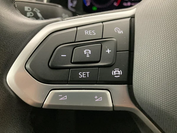 VOLKSWAGEN Tiguan Dsl (2022) — foto 17 van 36