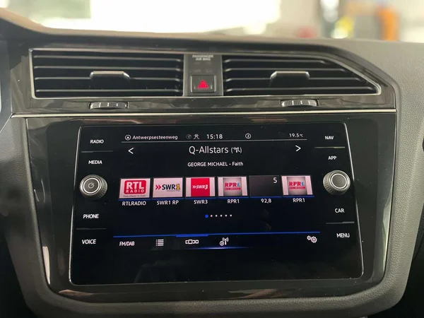 Volkswagen Tiguan (2021) — foto 6 van 21