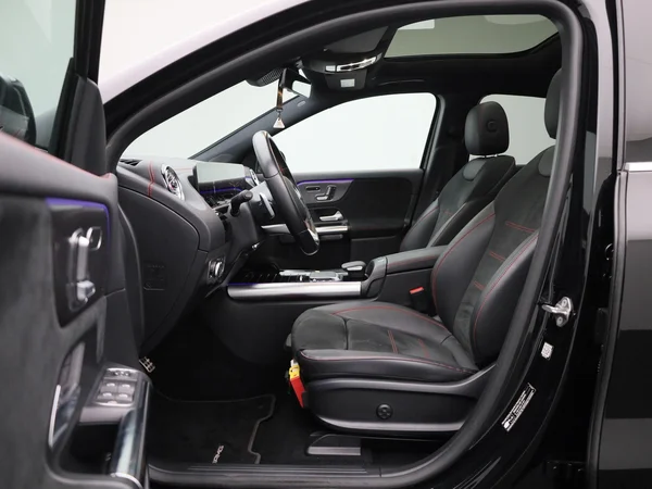 Mercedes-Benz EQA (2021) — foto 5 van 48