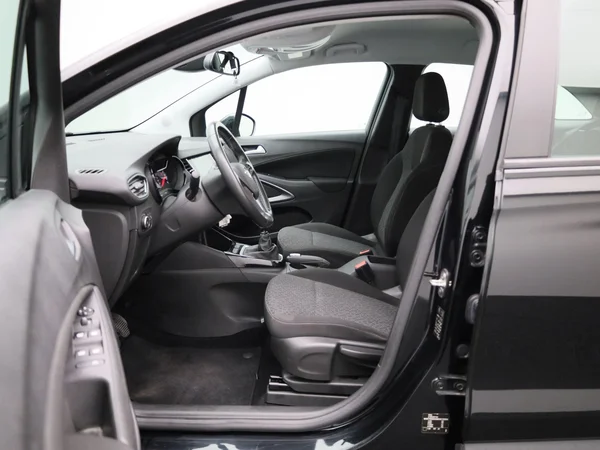 Opel Crossland (2021) — foto 35 van 35