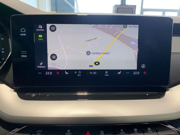 SKODA Octavia Combi (2021) — foto 7 van 30