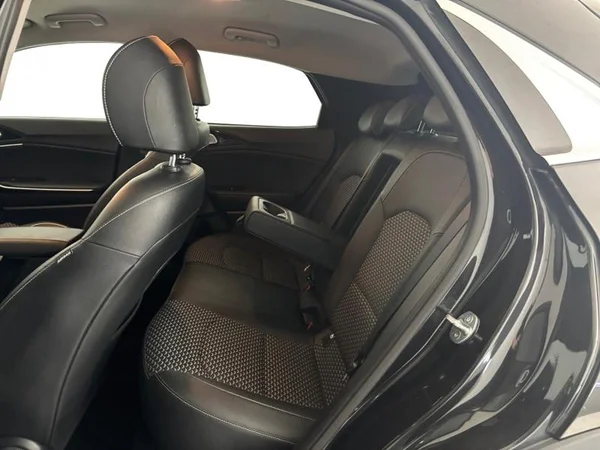 KIA XCeed (2023) — foto 19 van 27