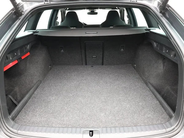 SKODA Octavia Combi PHEV (2024) — foto 13 van 22
