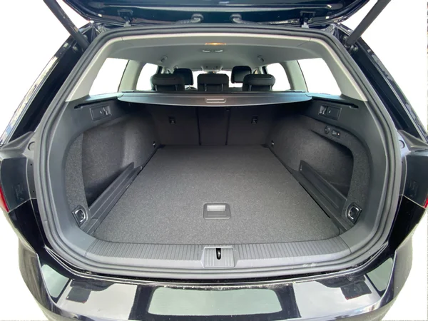 VOLKSWAGEN Passat Variant (2024) — foto 11 van 19