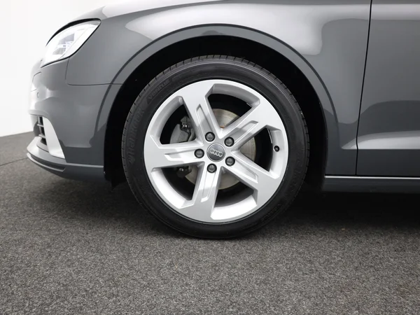 AUDI A3 Sedan (2019) — foto 10 van 18
