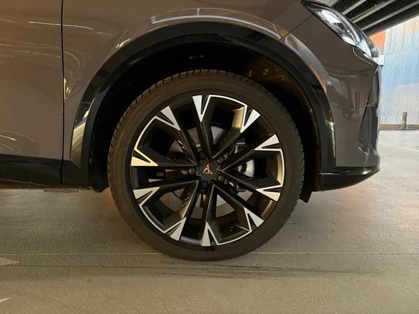 CUPRA Formentor e-Hybrid (PHEV) (2025) — foto 3 van 24