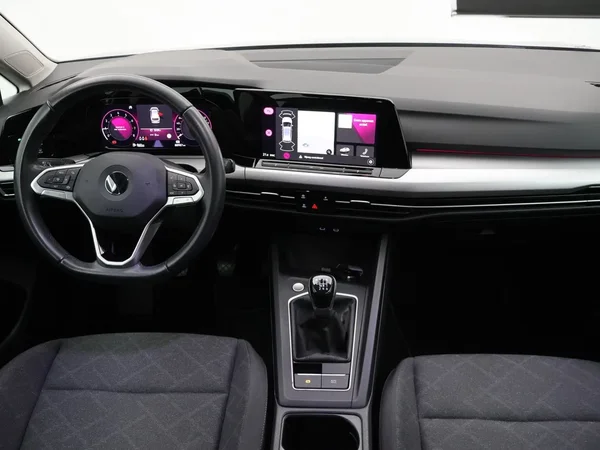 Volkswagen Golf (2022) — foto 10 van 23