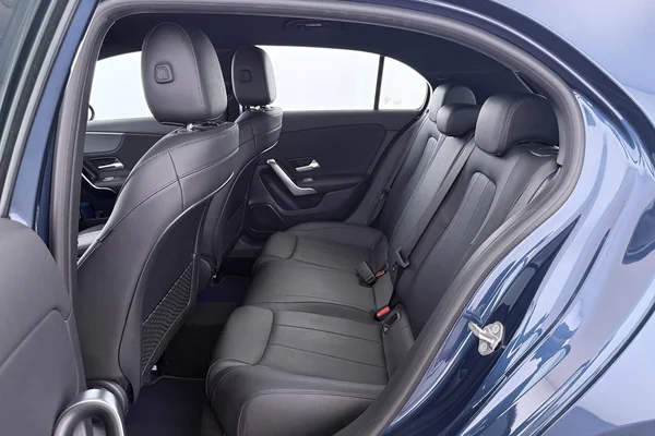 Mercedes-Benz A-Class PHEV (W177) (2020) — foto 16 van 31