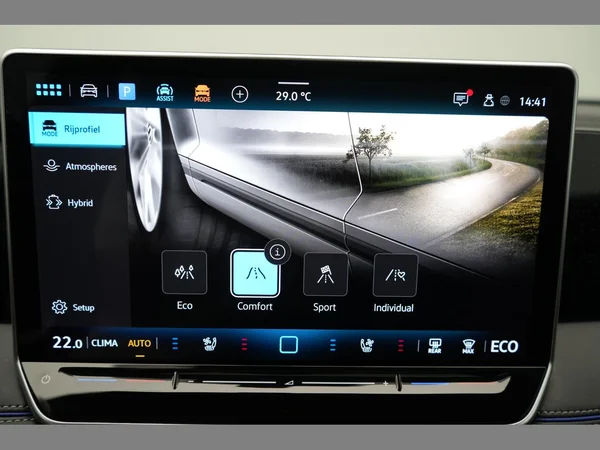 VOLKSWAGEN Tiguan eHybrid (PHEV) (2025) — foto 28 van 38