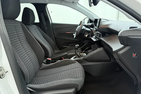 Peugeot 208 (2022) — foto 16 van 18