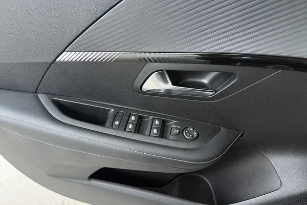 Peugeot 208 (2024) — foto 8 van 16