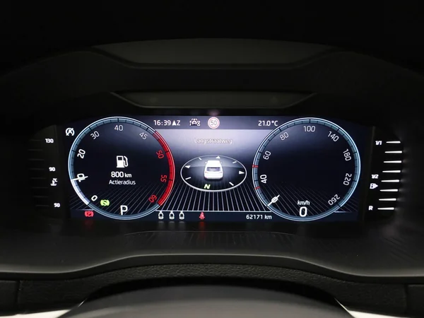 Škoda Karoq (2022) — foto 8 van 40