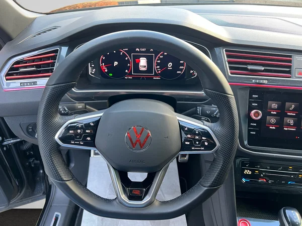 VOLKSWAGEN Tiguan (2023) — foto 11 van 24