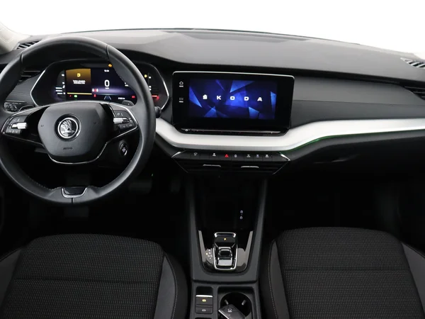 SKODA Octavia Combi (2024) — foto 15 van 18